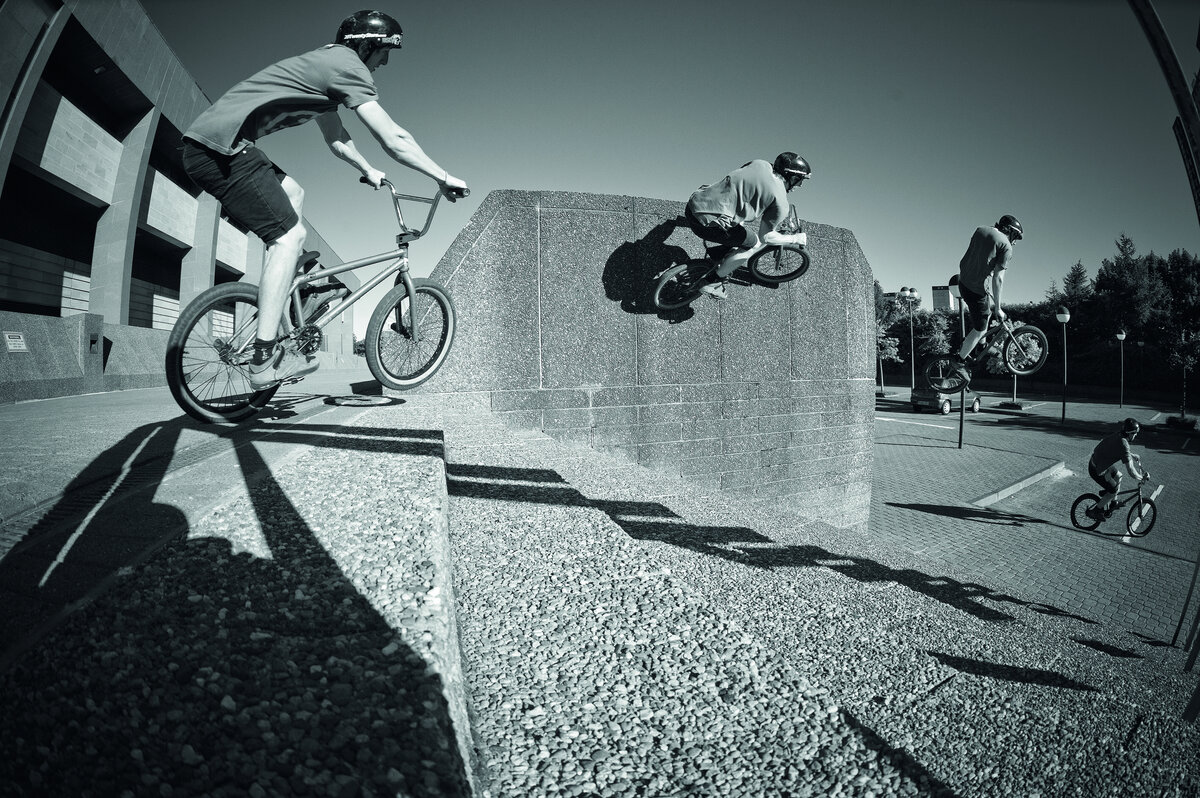04 alex wallride gap bw